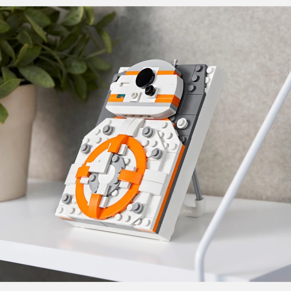 Retired Lego Brick Sketch set 40431: BB-8
